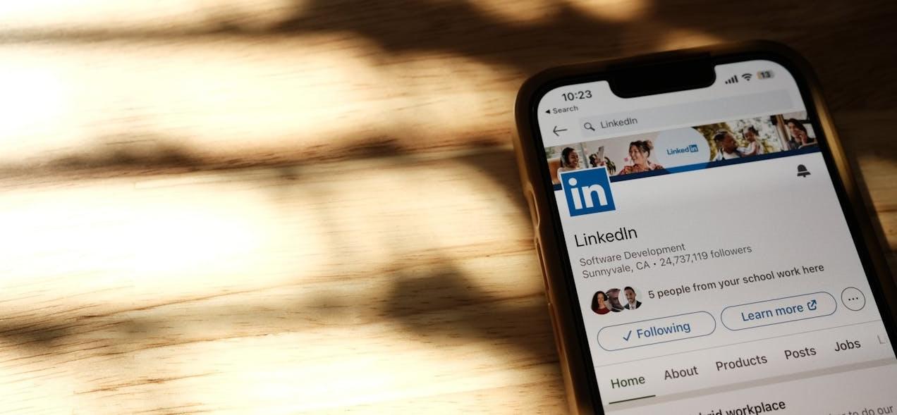 Cover Image for How to Find Jobs on LinkedIn in Papua New Guinea (PNG)